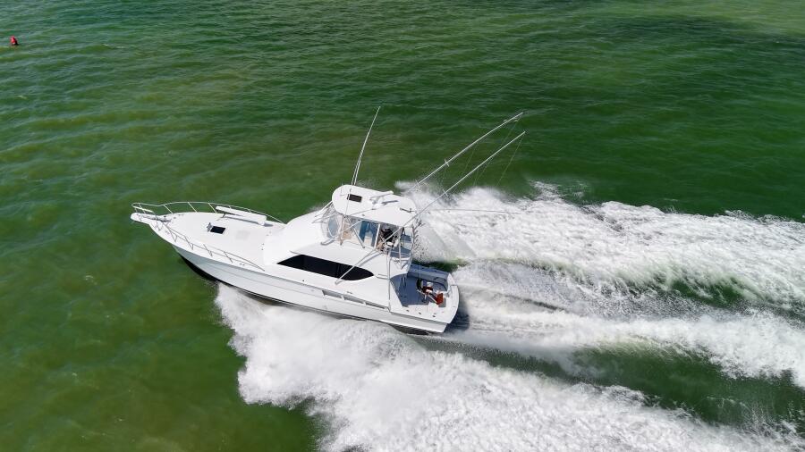 50' 2002 Hatteras 50 Convertible