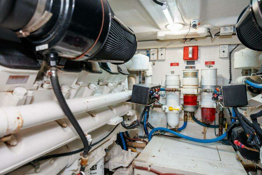 2002 Hatteras 50 Convertible 