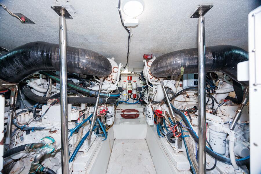 50' 2002 Hatteras 50 Convertible