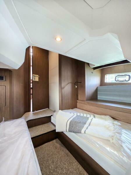 42' 2019 Beneteau Gran Turismo 40