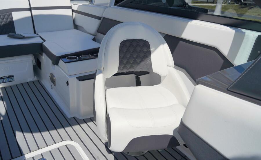 22' 2024 Monterey M225