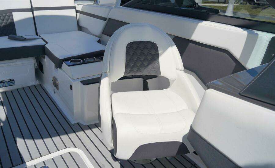 22ft Monterey Yacht For Sale