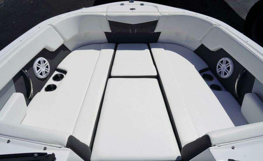 22ft Monterey Yacht For Sale