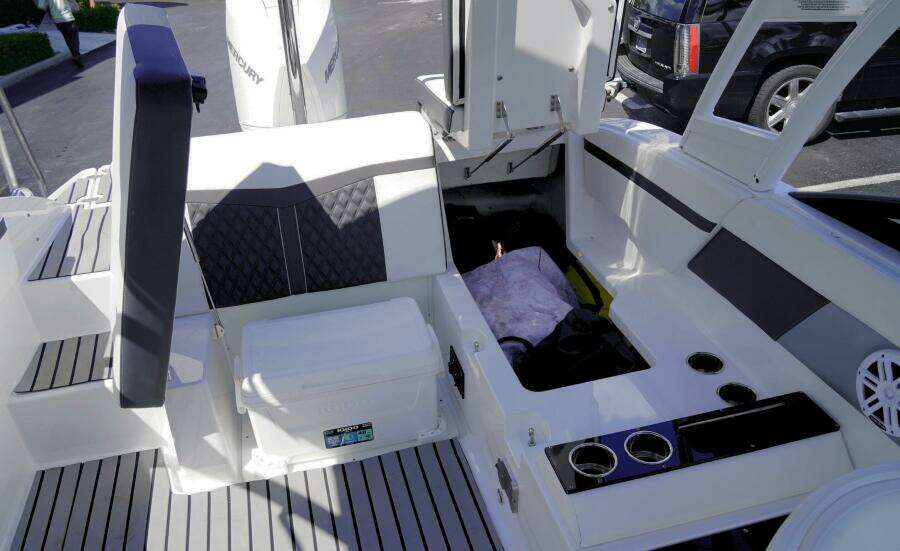 22ft Monterey Yacht For Sale