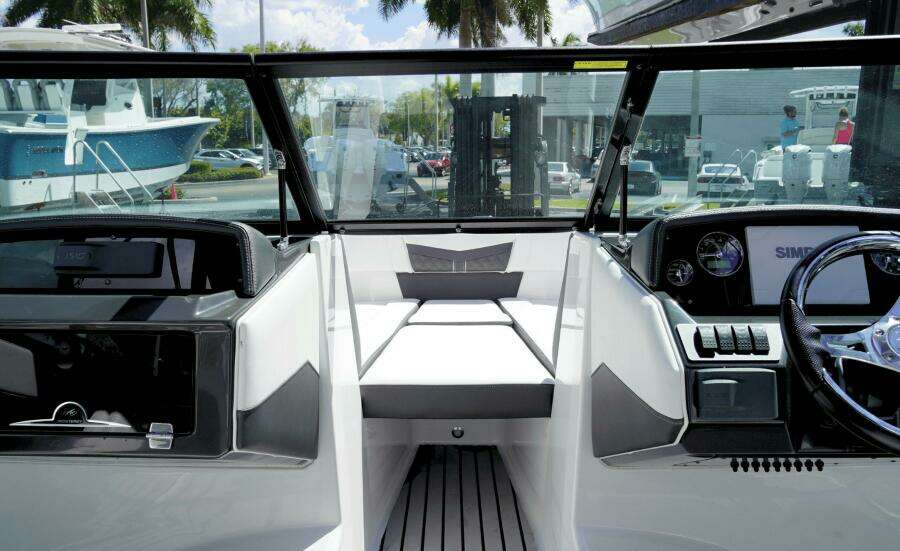 22ft Monterey Yacht For Sale