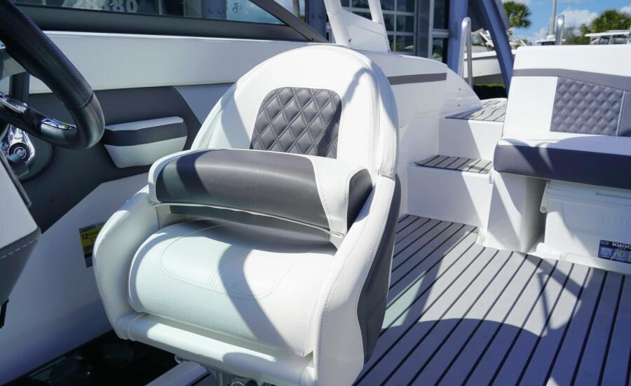 22' 2024 Monterey M225