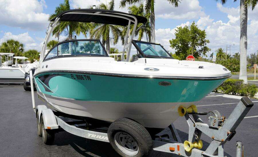 22ft Monterey Yacht For Sale