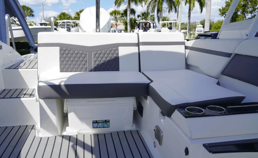 22' 2024 Monterey M225