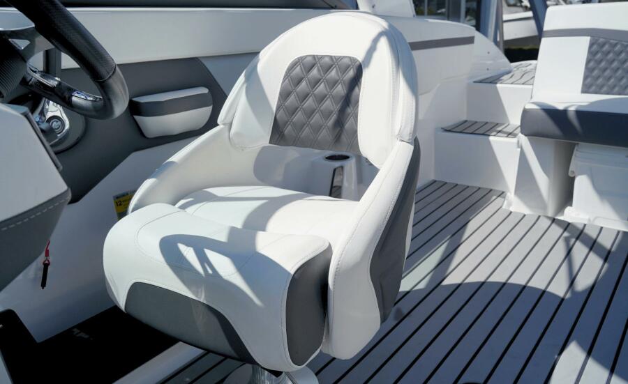 22' 2024 Monterey M225