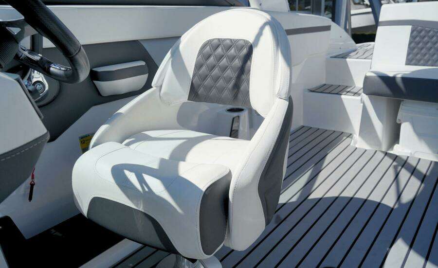 22ft Monterey Yacht For Sale