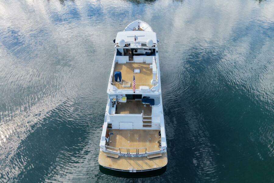 BURNING DAYLIGHT 96ft Broward Yacht For Sale
