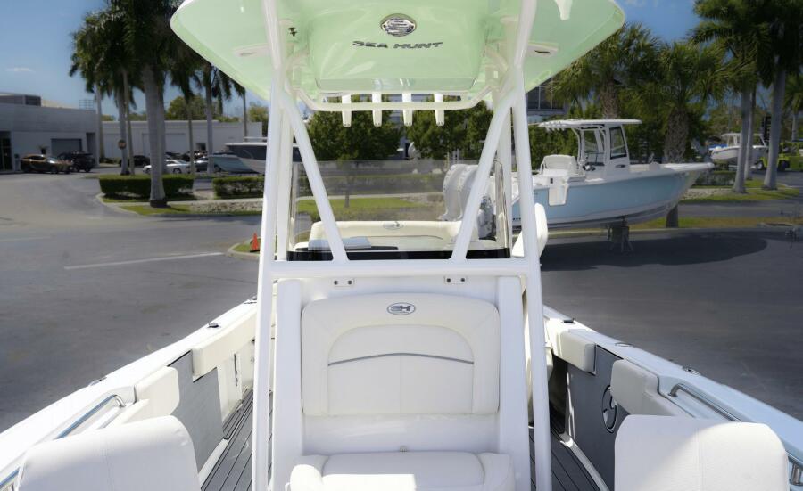 22' 2024 Sea Hunt Ultra 229