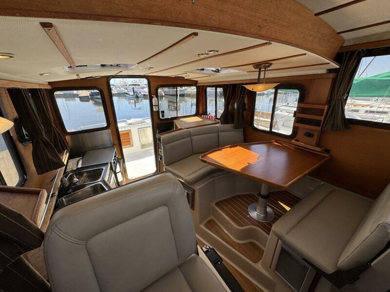 29' 2012 Ranger Tugs R-29