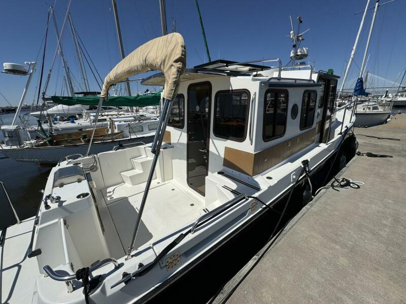 29' 2012 Ranger Tugs R-29