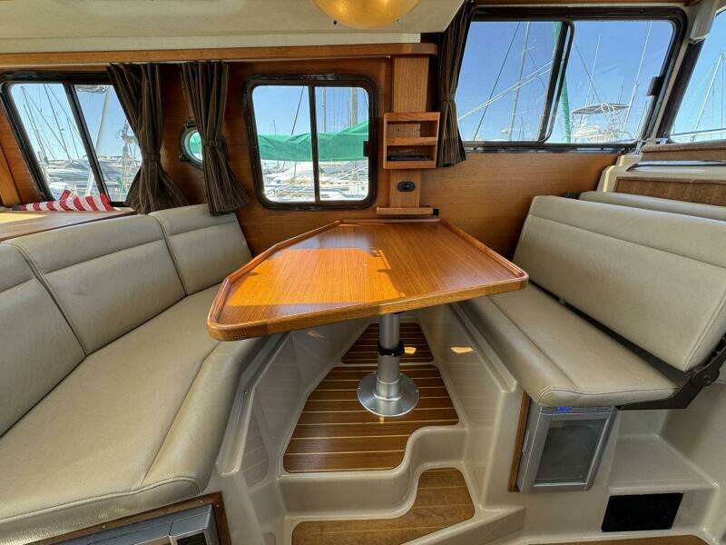 POINT AFT R 29ft Ranger Tugs Yacht For Sale