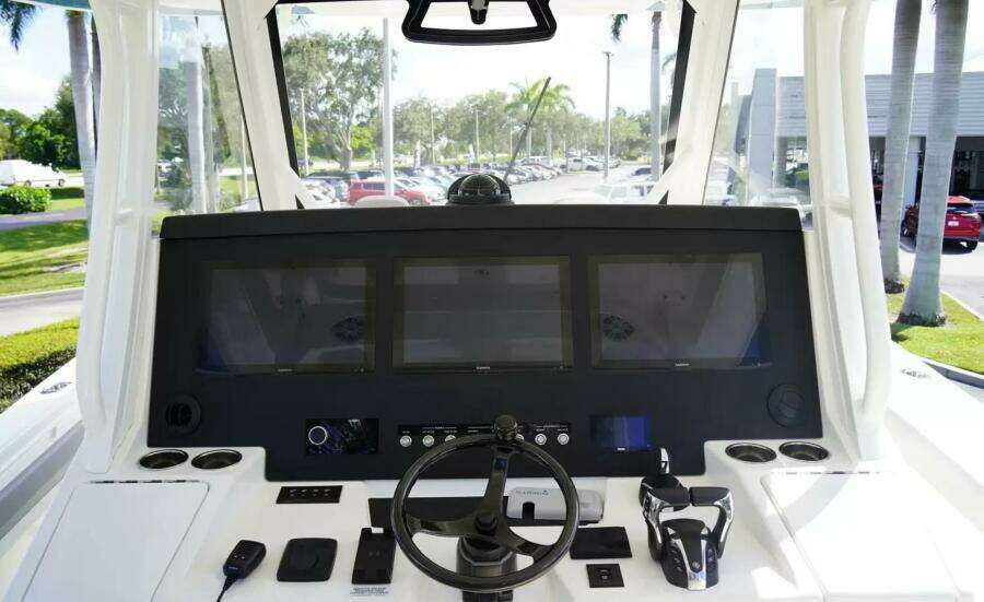 37ft Regulator Yacht For Sale