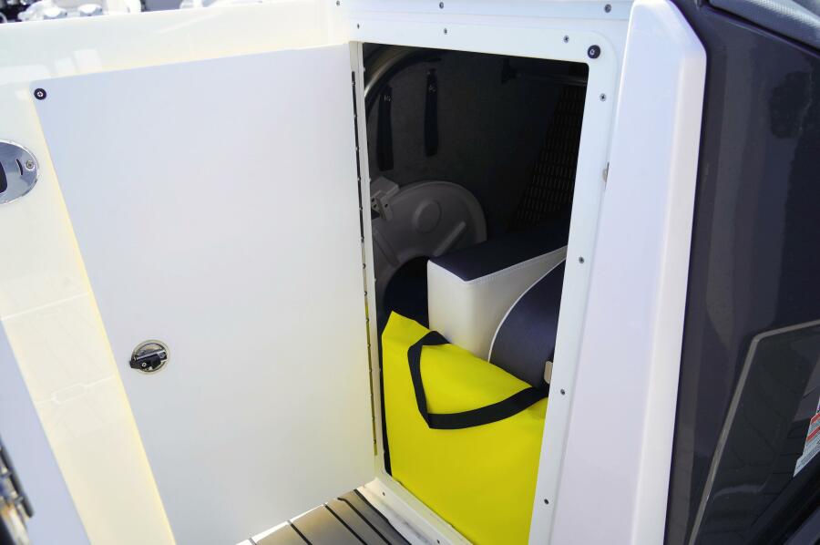 27' 2023 Monterey 275SS