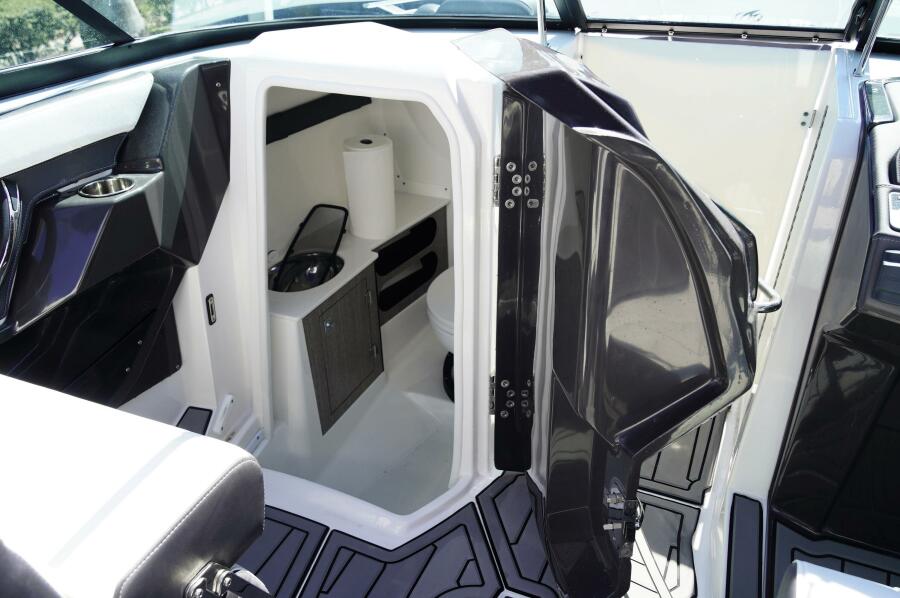 27' 2023 Monterey 275SS