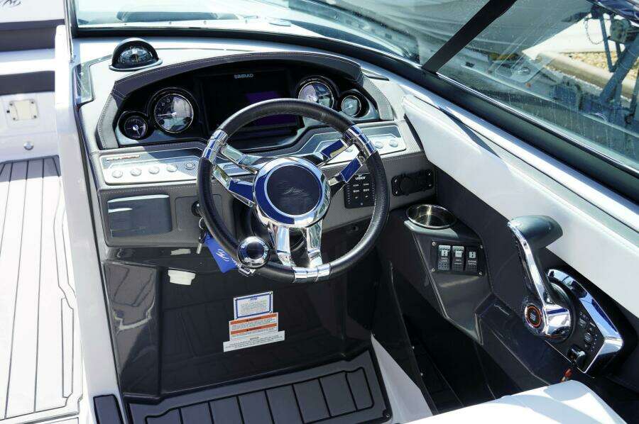 27ft Monterey Yacht For Sale