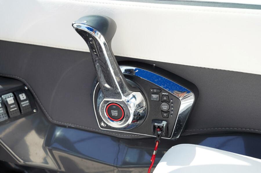 27' 2023 Monterey 275SS