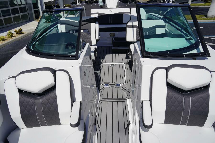 27' 2023 Monterey 275SS