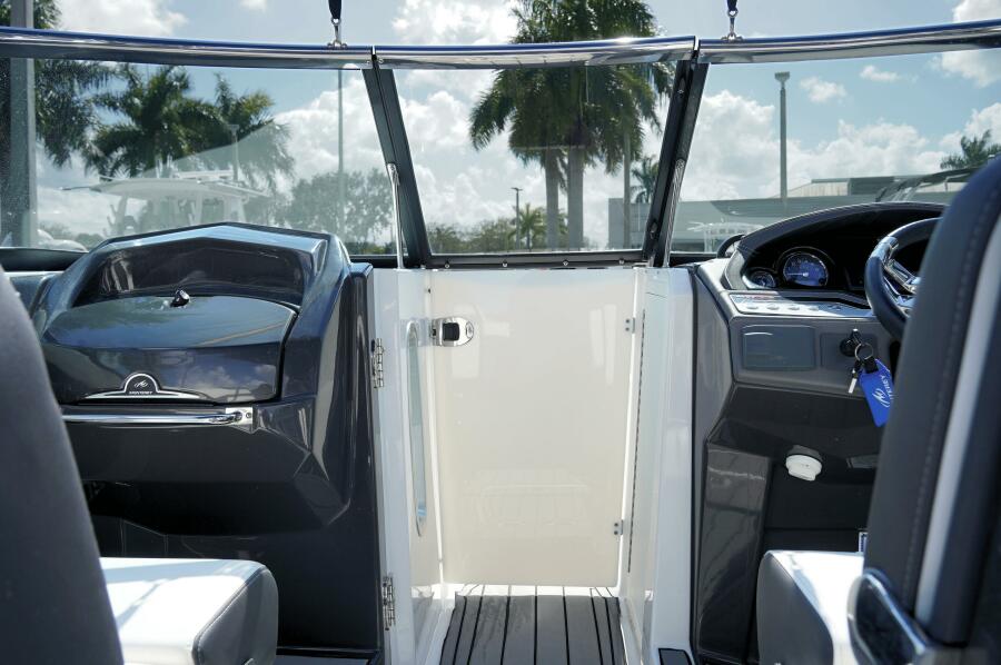 27' 2023 Monterey 275SS