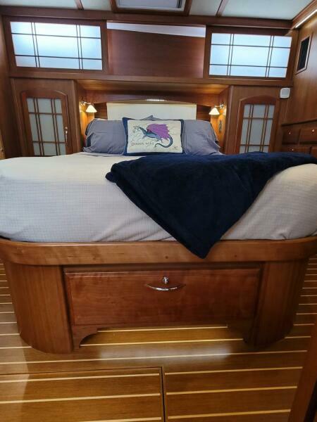 48' 2014 Sabre 48 Salon Express