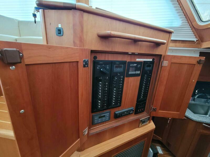 48' 2014 Sabre 48 Salon Express