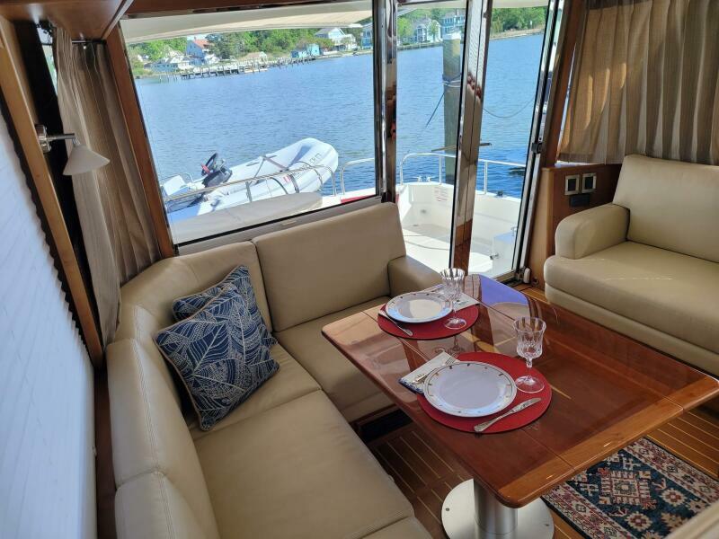 48' 2014 Sabre 48 Salon Express