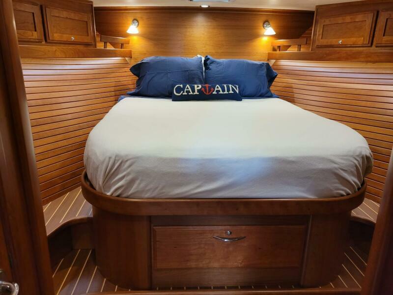 48' 2014 Sabre 48 Salon Express