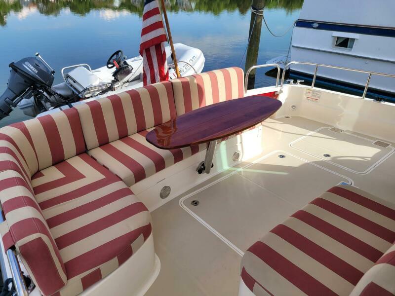 48' 2014 Sabre 48 Salon Express