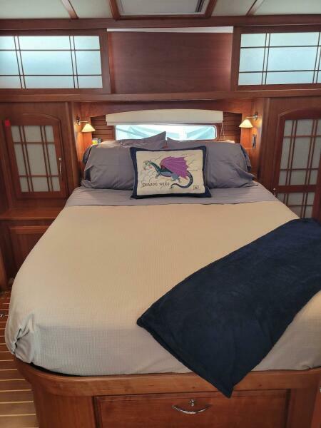 48' 2014 Sabre 48 Salon Express