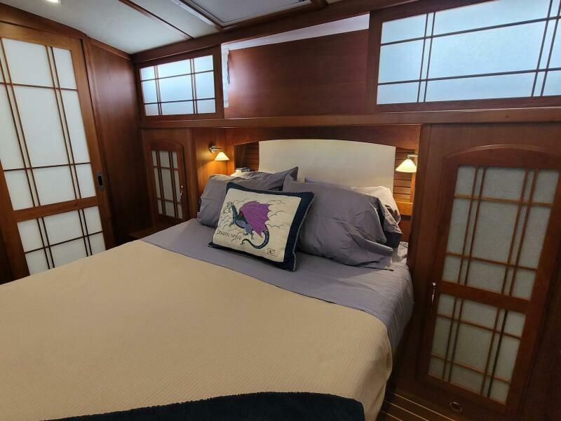 48' 2014 Sabre 48 Salon Express