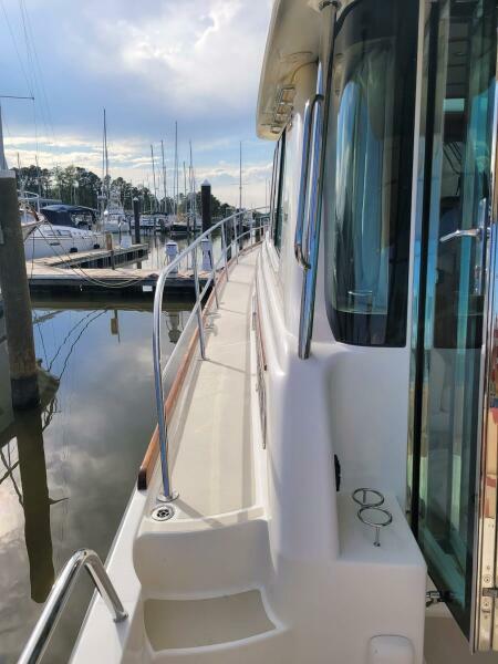 48' 2014 Sabre 48 Salon Express