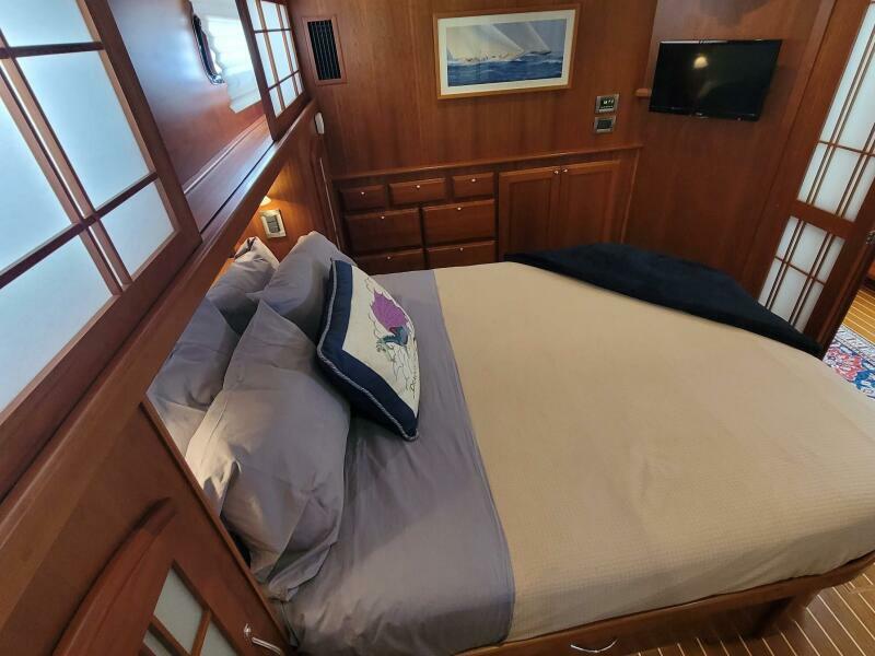 48' 2014 Sabre 48 Salon Express