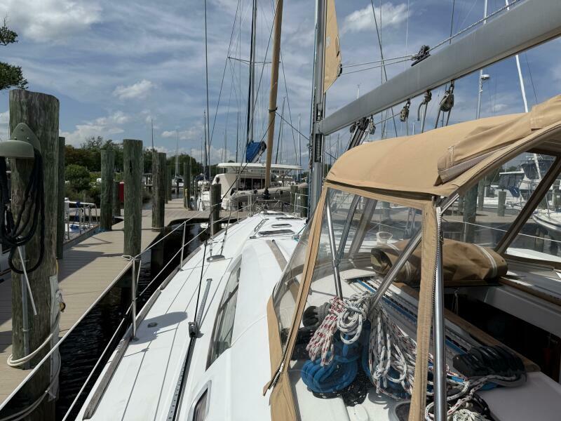 49' 2007 Beneteau 49