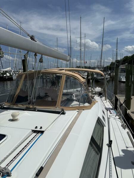 49' 2007 Beneteau 49