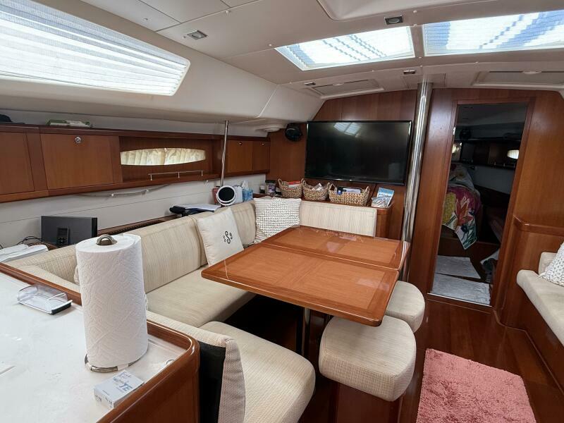 49' 2007 Beneteau 49