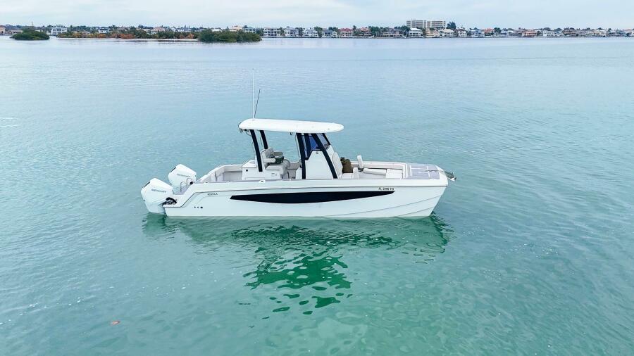 28' 2022 Aquila 28 Molokai