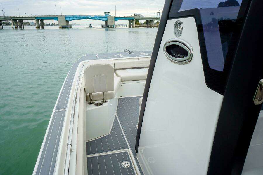 28ft Aquila Yacht For Sale