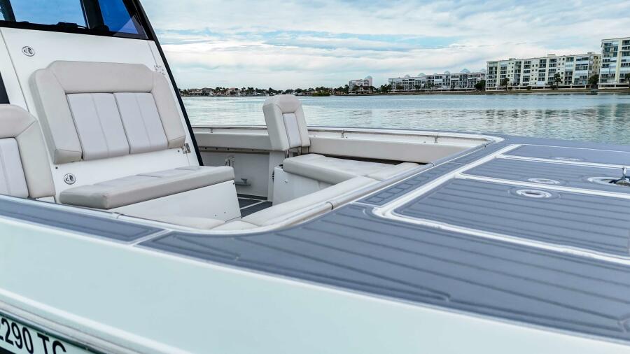 28' 2022 Aquila 28 Molokai