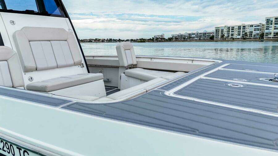 28ft Aquila Yacht For Sale