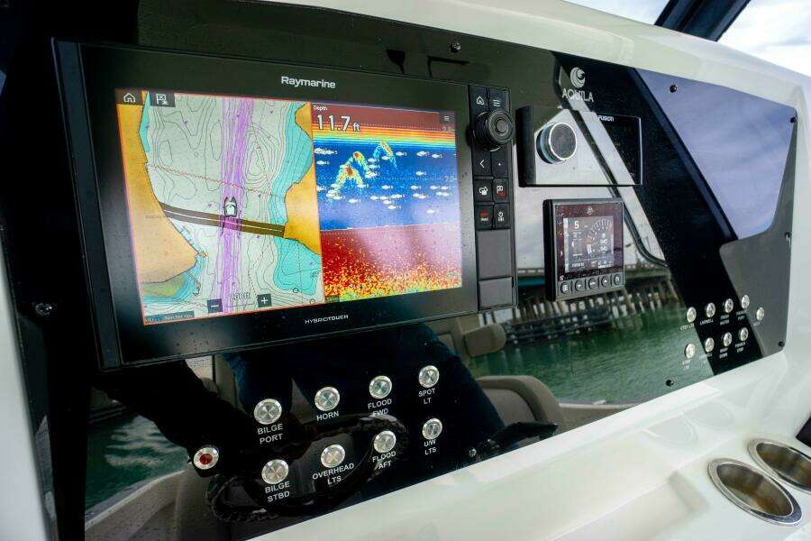 28ft Aquila Yacht For Sale