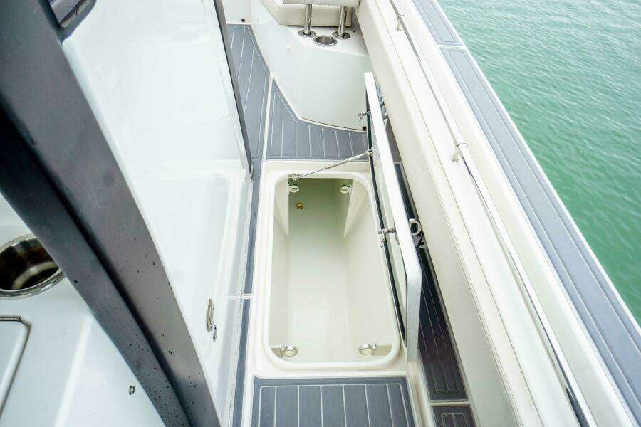 28ft Aquila Yacht For Sale