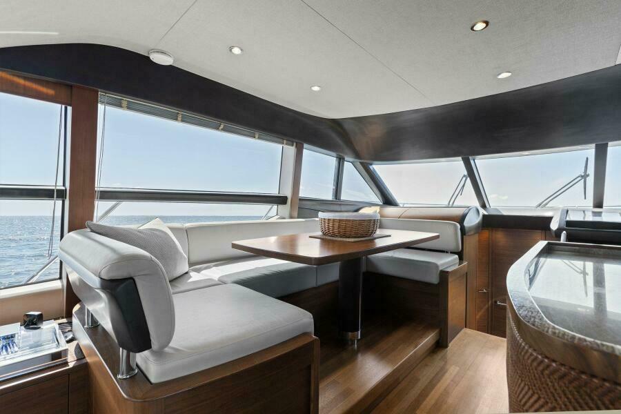 60' 2016 Princess 60 Flybridge