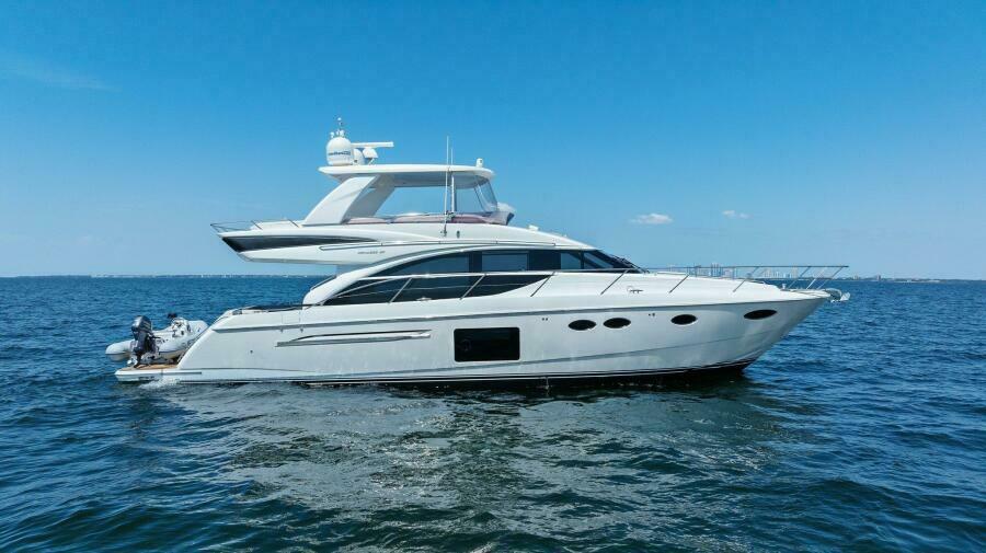 60' 2016 Princess 60 Flybridge