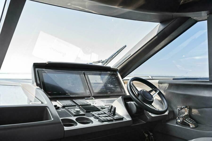 60' 2016 Princess 60 Flybridge