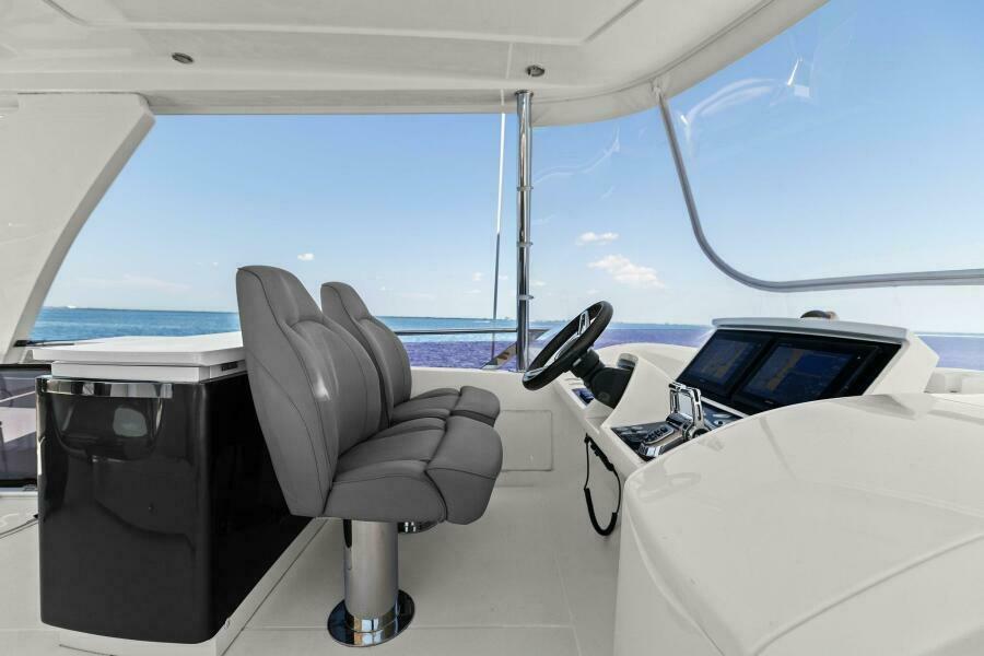 60' 2016 Princess 60 Flybridge