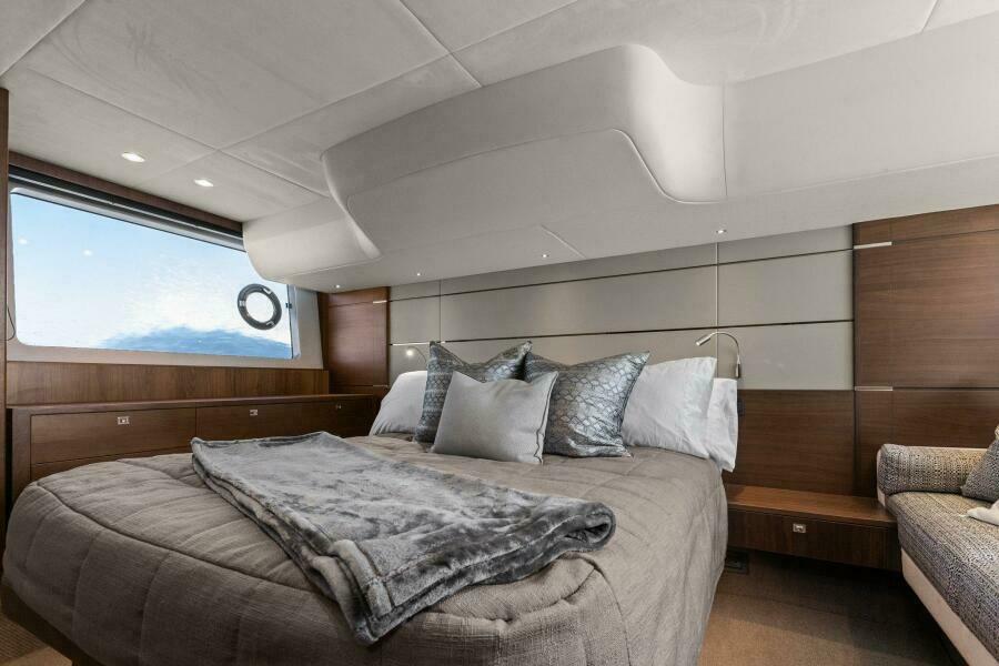 60' 2016 Princess 60 Flybridge