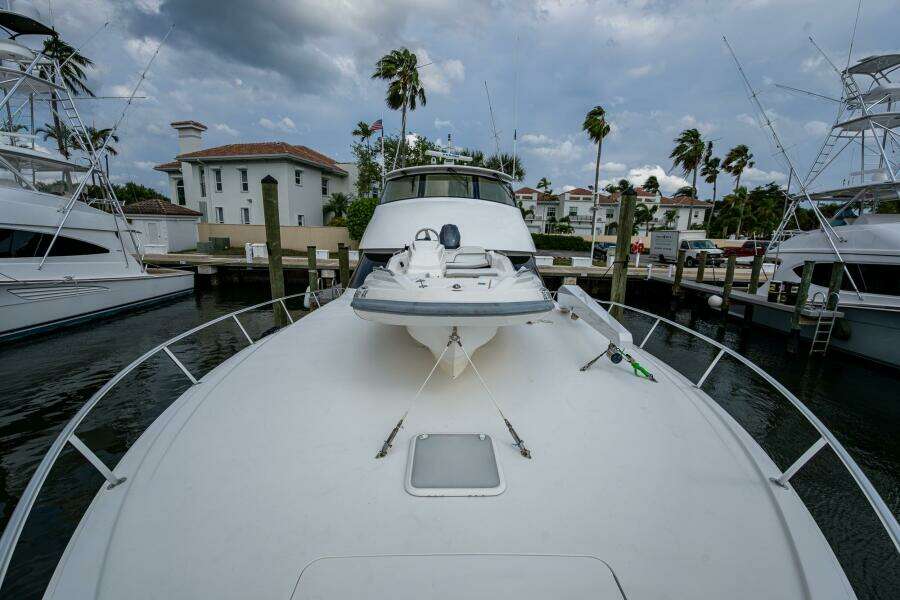 Viking 60 Bottom Line - Exterior Bow